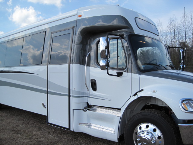 ameritrans freightliner bus with restroom, dc