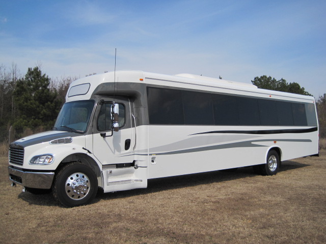 ameritrans freightliner bus with restroom, df