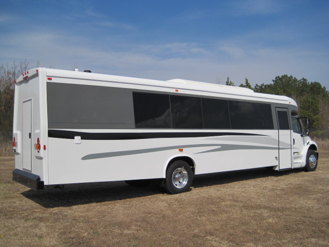 ameritrans freightliner bus with restroom, dr