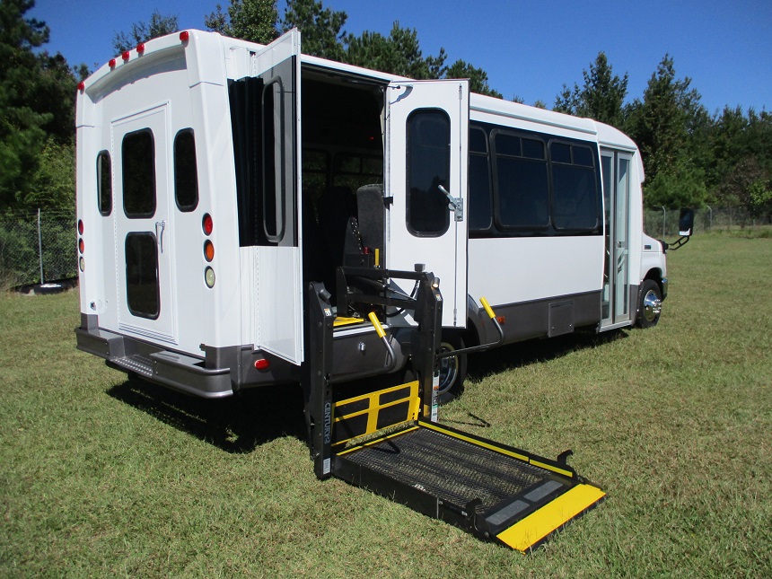 used buses for sale elkhart,lift